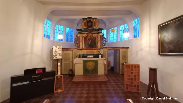 Neue Sitzbankheizung in der Schlosskapelle Overhagen