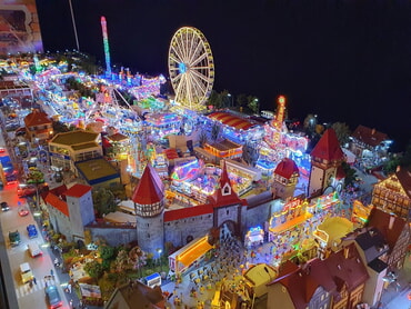 Natürlich kann man die Soester Allerheiligenkirmes nicht 1:1 nachbauen; die ist schließlich nicht auf einem Platz, sondern verteilt sich über die gesamte Innenstadt.