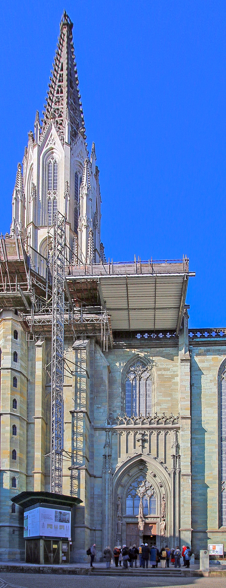 Ein herausragendes Baudenkmal und seit vielen Jahren eine Baustelle: die Wiesenkirche.