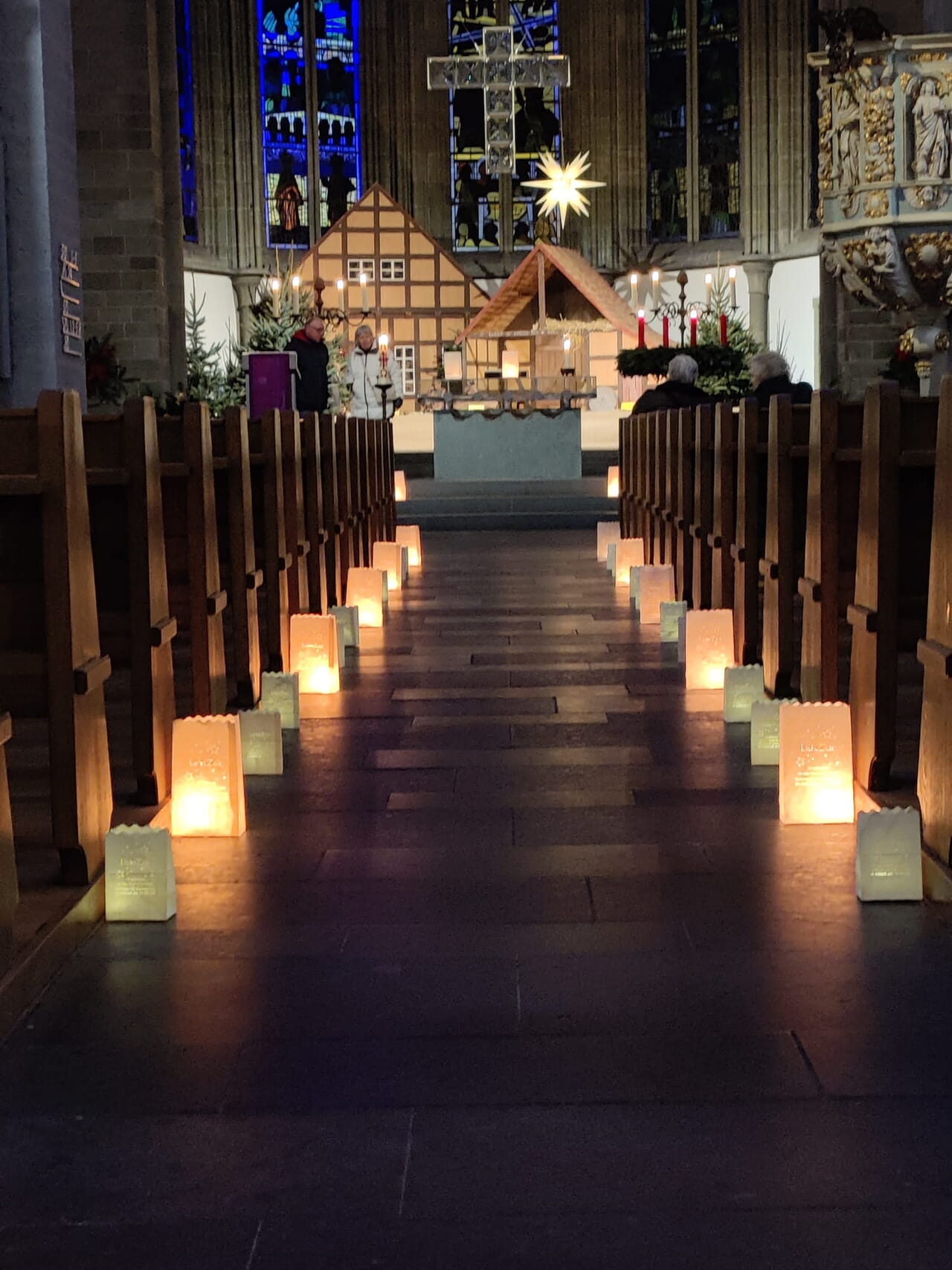 Ein paar Minuten Stille und Besinnung – das bietet die Lichtzeit in der Petrikirche.