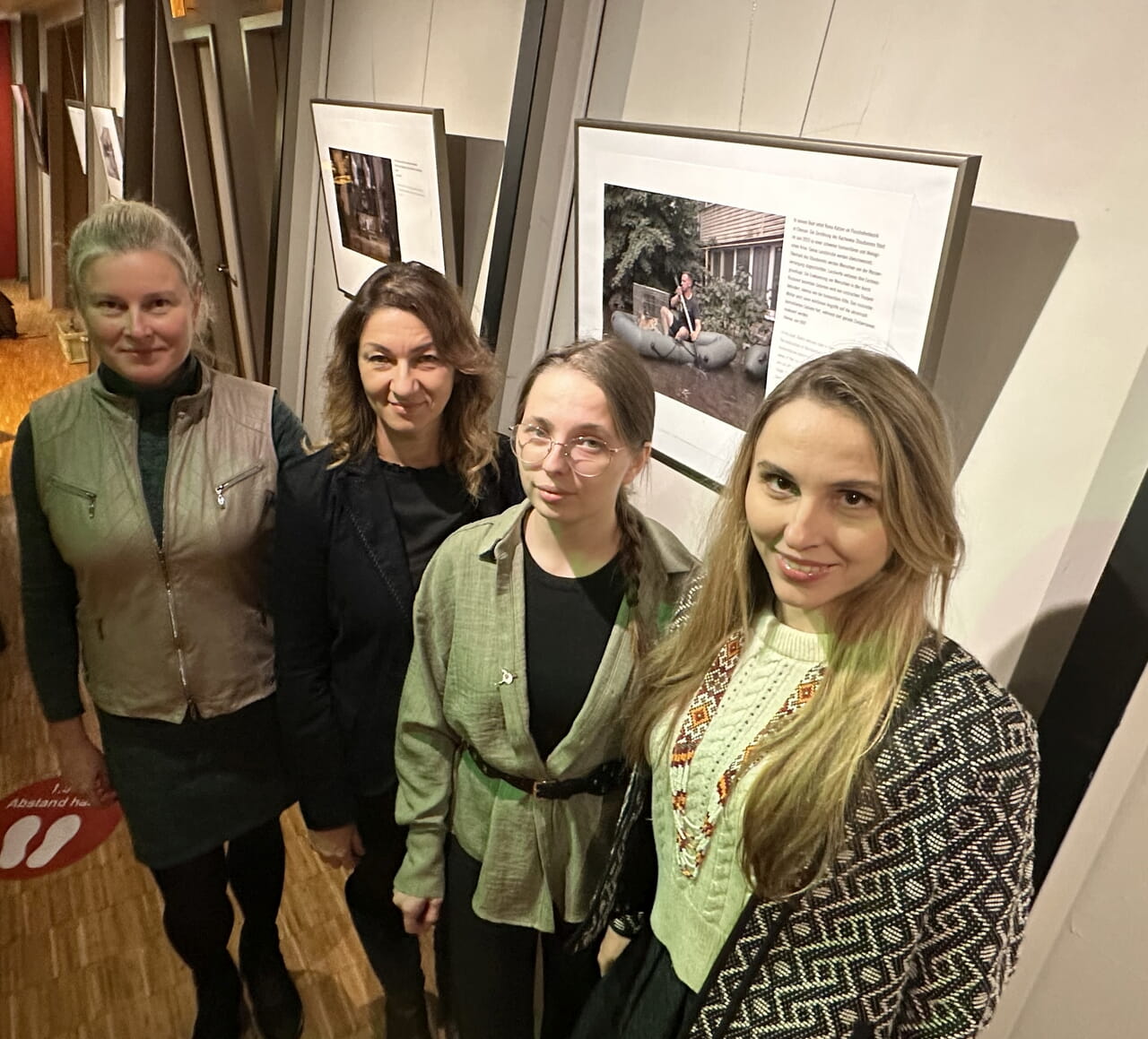 Berichteten über ihr Leben in der Ukraine vor dem Krieg (von links): Olga Ihnatenko, Iryna Gutsmann, Oleksandra Kondratieva und Roksolana Yerchenko. Foto: Hans-Albert Limbrock