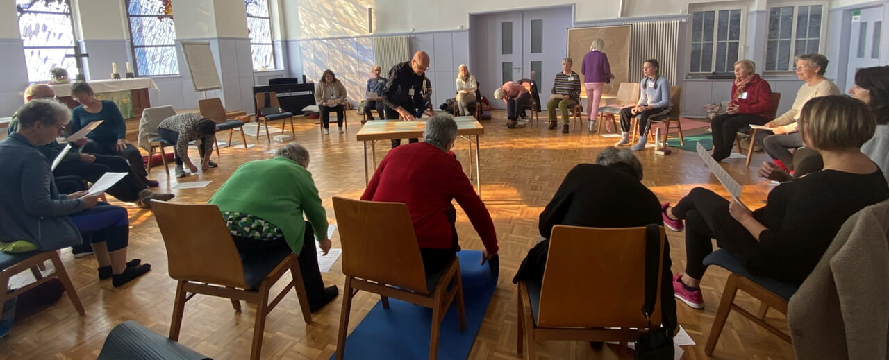 Die Resonanz der Teilnehmer beim Workshop „Christliches Yoga“ war einhellig positiv. Foto: Schilling